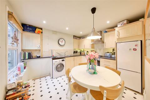 3 bedroom property to rent, Ravenslea Road, SW12