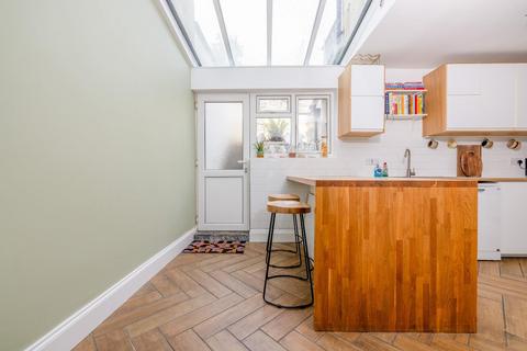 undefined, William Street, Totterdown