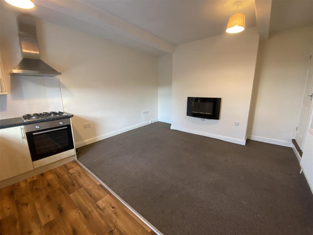 LIVING KITCHEN 1.jpg
