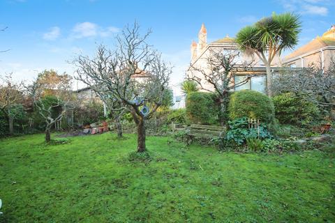 3 bedroom detached house for sale, Clifton Grove, Denbighshire LL18