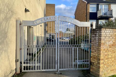 1 bedroom apartment for sale, Mimms Hall Road, Potters Bar EN6