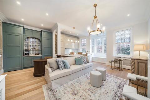 1 bedroom flat to rent, Lower Sloane Street, London SW1W