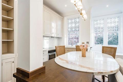 1 bedroom flat to rent, Lower Sloane Street, London SW1W
