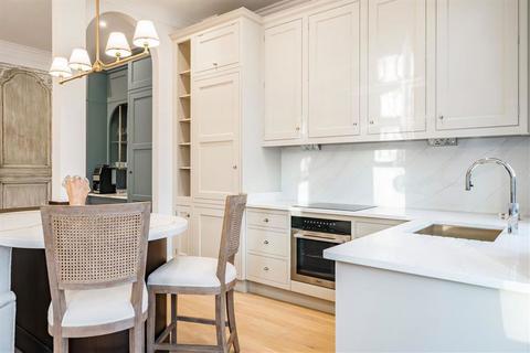 1 bedroom flat to rent, Lower Sloane Street, London SW1W