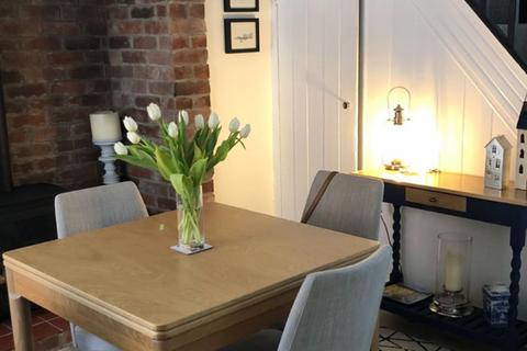 2 bedroom terraced house to rent, Newport Street, Stafford ST19