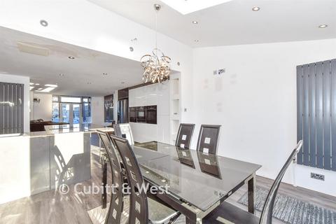 3 bedroom terraced house for sale, Locksway Road, Southsea PO4
