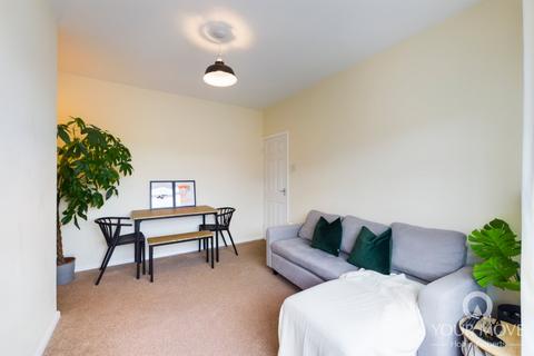 2 bedroom bungalow to rent, Greenview Drive, Northampton NN2