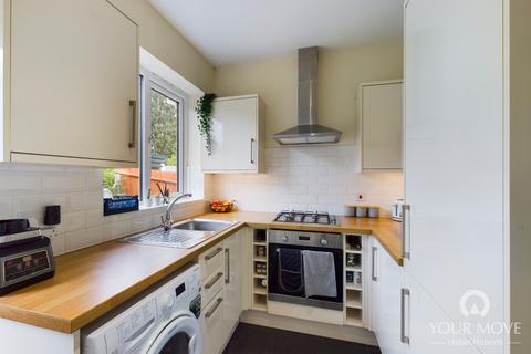 2 bedroom bungalow to rent, Greenview Drive, Northampton NN2