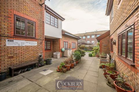 2 bedroom flat for sale, Footscray Road, New Eltham, SE9