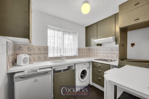 2 bedroom flat for sale, Footscray Road, New Eltham, SE9