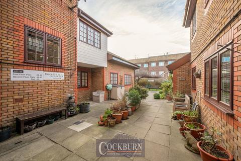2 bedroom flat for sale, Footscray Road, New Eltham, SE9