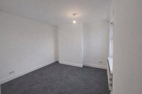3 bedroom terraced house to rent, Inglis Road, Hampshire PO5