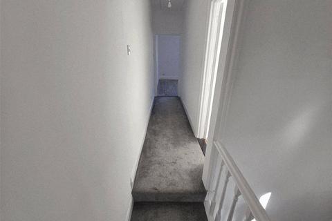 3 bedroom terraced house to rent, Inglis Road, Hampshire PO5