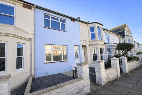 3 bedroom terraced house to rent, Inglis Road, Hampshire PO5