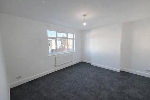 3 bedroom terraced house to rent, Inglis Road, Hampshire PO5