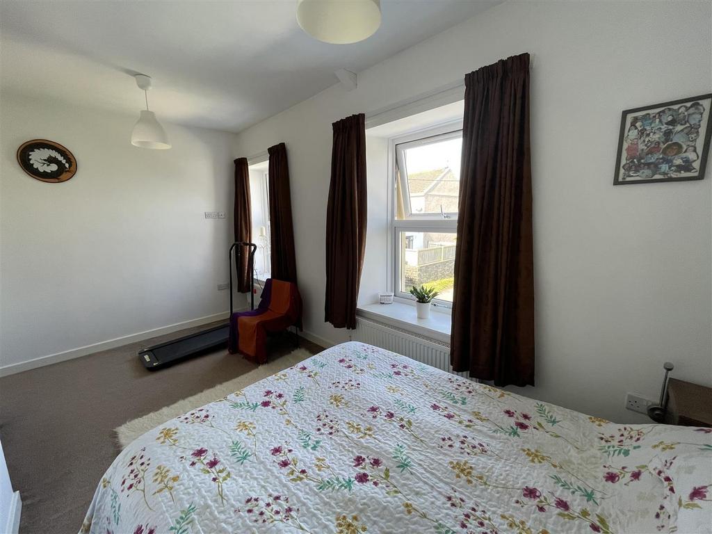 Bedroom 2: