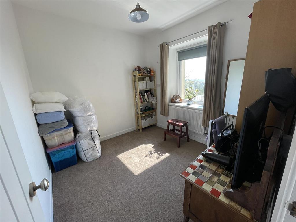 Bedroom 3: