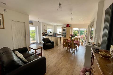 3 bedroom detached house for sale, Penygraig Road, Llanelli