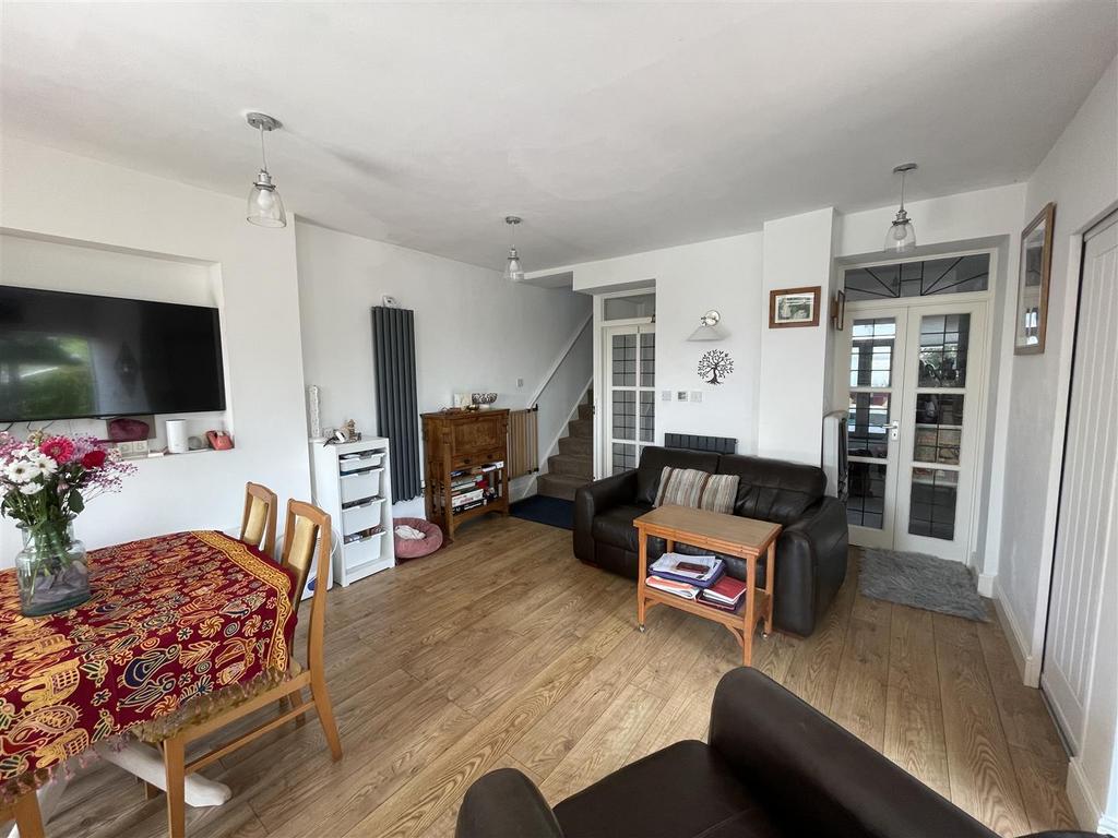Open Plan Kitchen/Diner/Lounge: