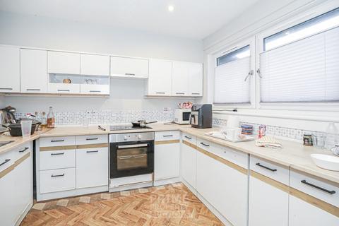 2 bedroom flat for sale, Laird Place, Glasgow G40