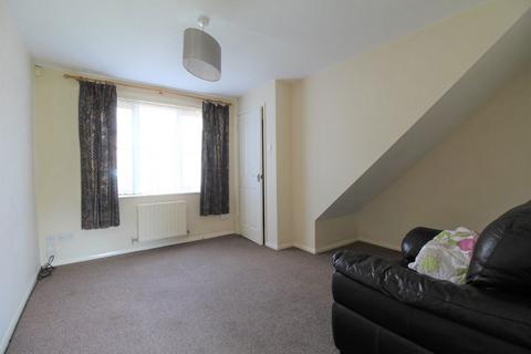 2 bedroom terraced house to rent, Heron Drive, Lenton, Nottingham, NG7 2DG