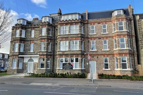 2 bedroom flat to rent, Mayfield Place, CO15