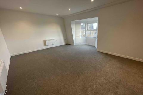2 bedroom flat to rent, Mayfield Place, CO15