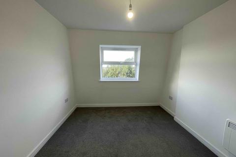 2 bedroom flat to rent, Mayfield Place, CO15