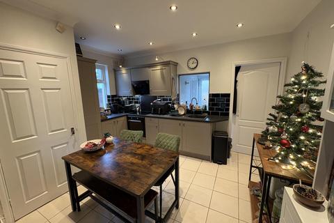 2 bedroom semi-detached house to rent, Evans Close, BEDWORTH
