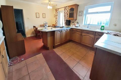 3 bedroom detached bungalow for sale, Brickenhole Lane, Walkeringham, Doncaster