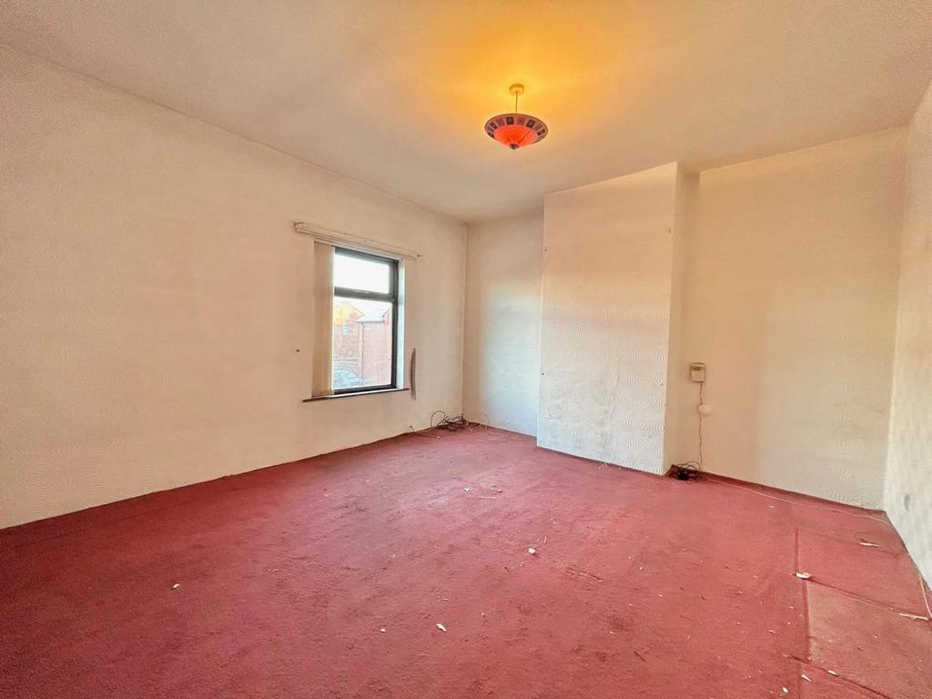 Bedroom 1.jpg