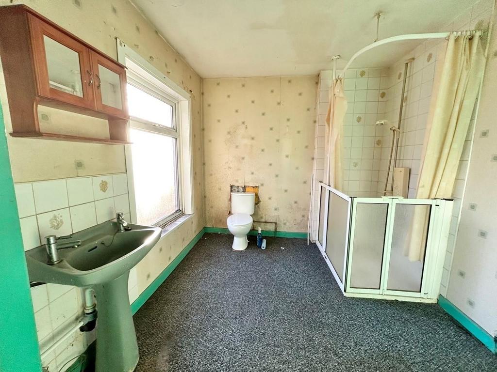 Shower Room.jpg