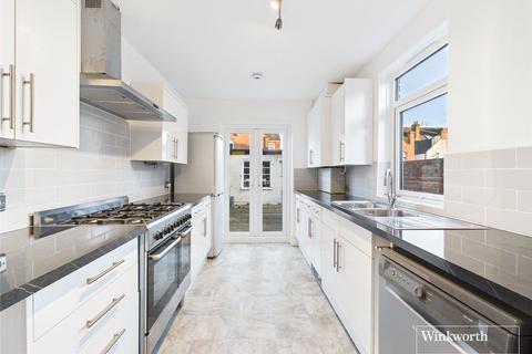 3 bedroom end of terrace house to rent, Addison Road, Reading, Berkshire, RG1