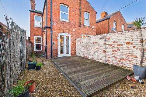 3 bedroom end of terrace house to rent, Addison Road, Reading, Berkshire, RG1