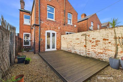 3 bedroom end of terrace house to rent, Addison Road, Reading, Berkshire, RG1