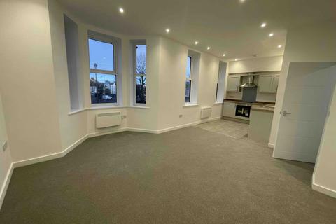 2 bedroom flat to rent, Mayfield Place, CO15