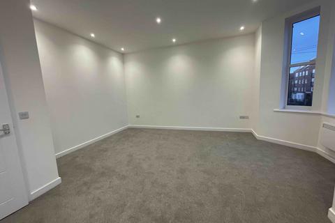 2 bedroom flat to rent, Mayfield Place, CO15