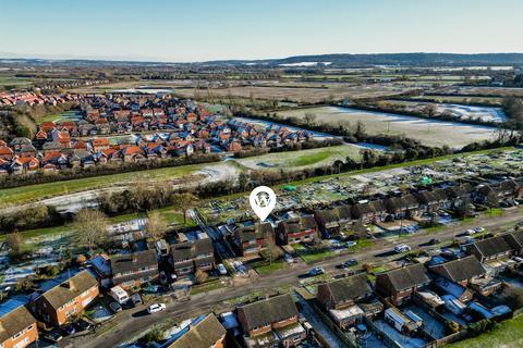 3 bedroom semi-detached house for sale, Ingram Avenue, Aylesbury HP21