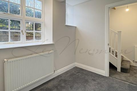 2 bedroom flat to rent, Meadway Court, Hampstead Garden Suburb, NW11