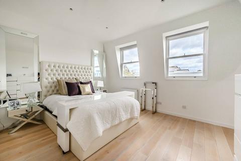 3 bedroom flat to rent, Queens Gate, South Kensington, London, SW7