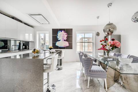 3 bedroom flat to rent, Queens Gate, South Kensington, London, SW7