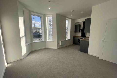 2 bedroom flat to rent, Mayfield Place, CO15