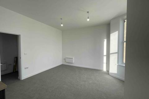 2 bedroom flat to rent, Mayfield Place, CO15