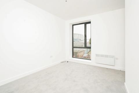 2 bedroom flat to rent, Trulock Road, N17