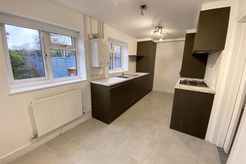 2 bedroom semi-detached house to rent, Dellsome Lane, Herts AL9