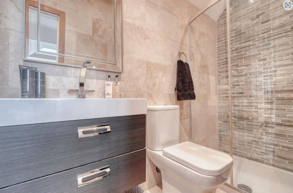 Ensuite
