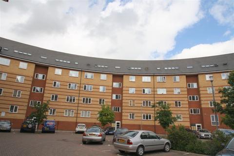 2 bedroom apartment for sale, Scotney Gardens, Maidstone ME16