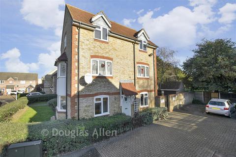 2 bedroom ground floor flat for sale, Hampstead Gardens, Chadwell Heath RM6