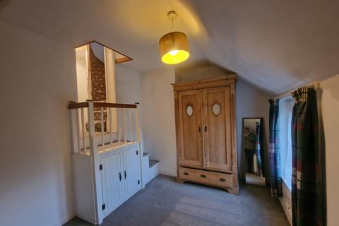 2 bedroom house to rent, Church Street, Walmer, CT14