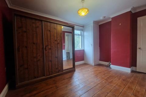 2 bedroom house to rent, Hamilton Road, Deal, CT14